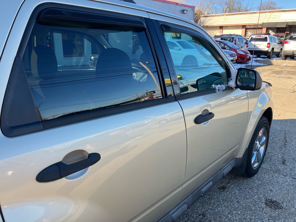 2010 Ford Escape Image 9