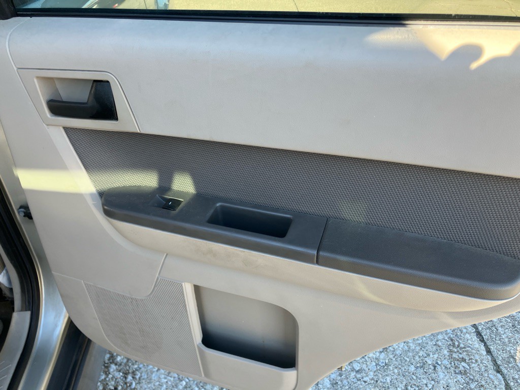 2010 Ford Escape Image 21