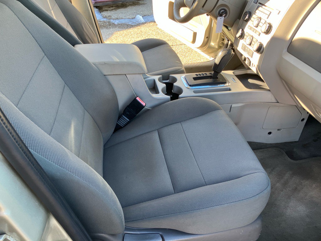 2010 Ford Escape Image 24