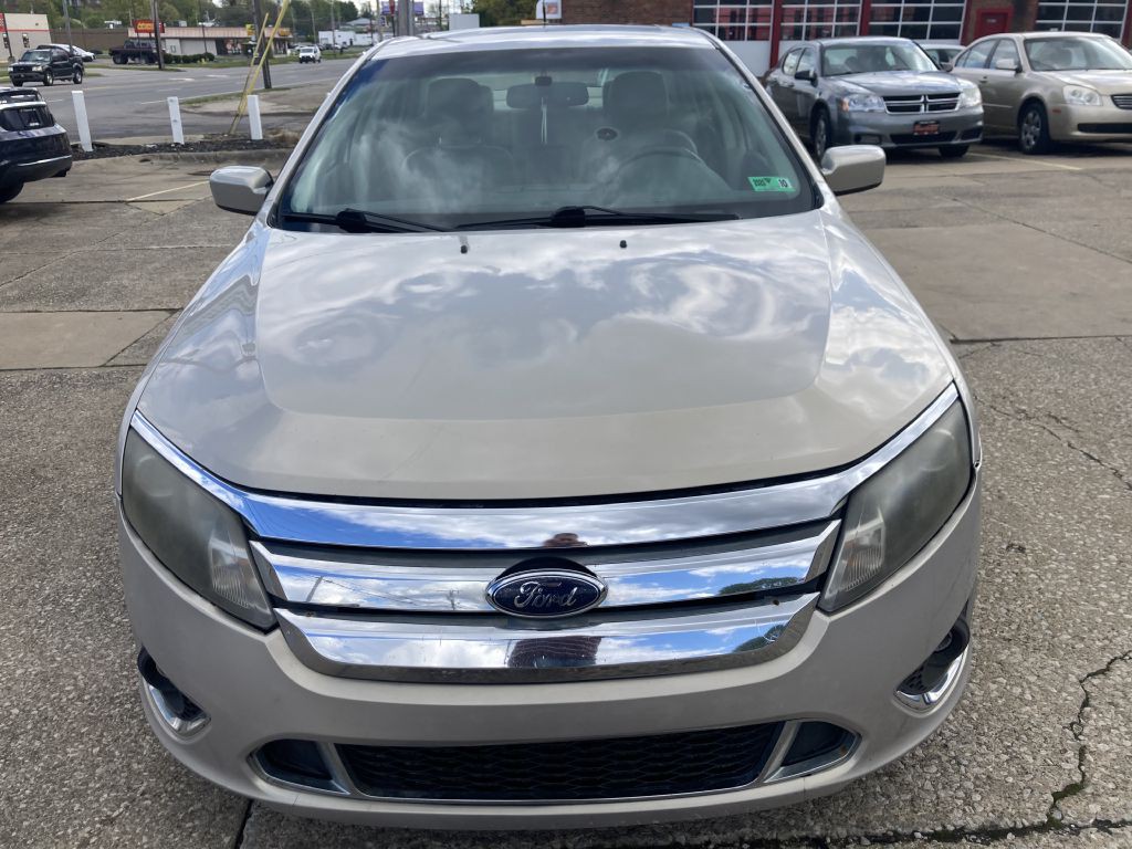 2010 Ford Fusion Image 2