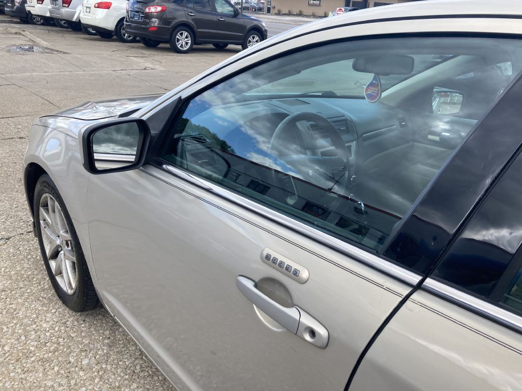 2010 Ford Fusion Image 5