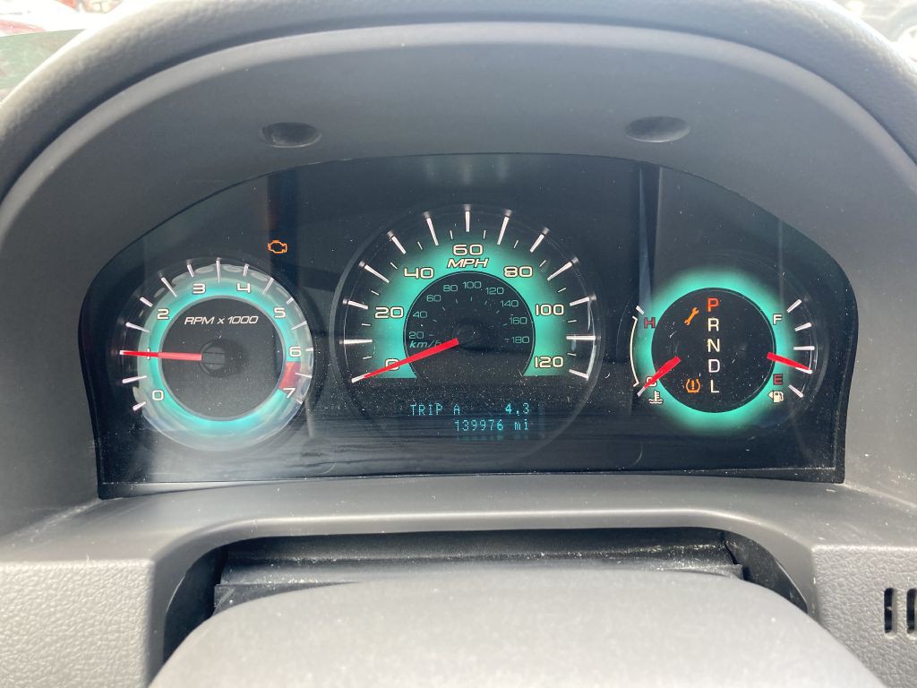 2010 Ford Fusion Image 12