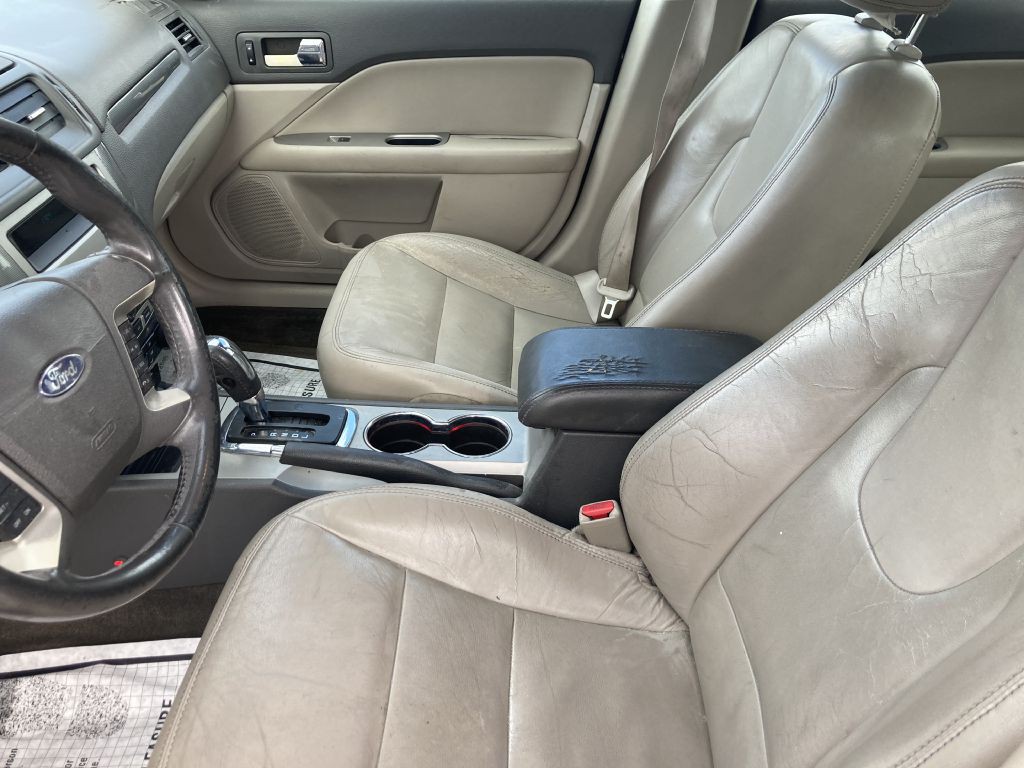 2010 Ford Fusion Image 18