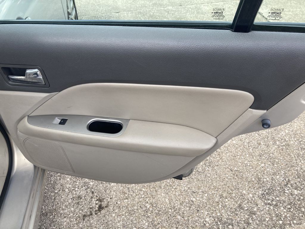 2010 Ford Fusion Image 21
