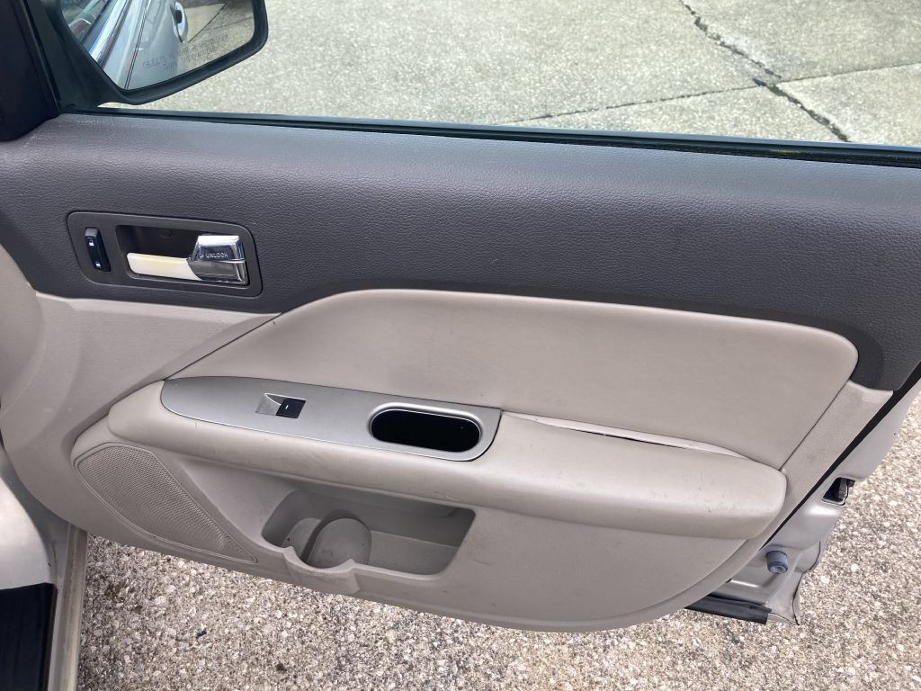 2010 Ford Fusion Image 23