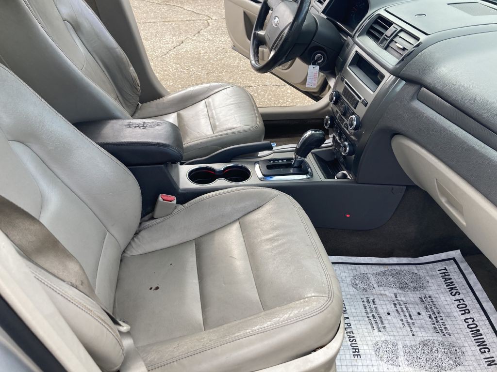 2010 Ford Fusion Image 24