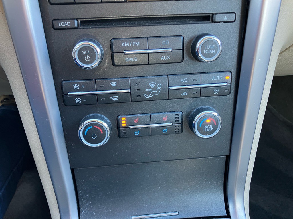 2011 Lincoln MKZ Image 16