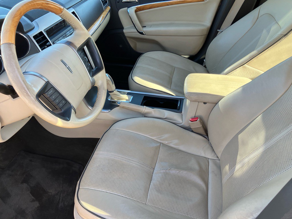 2011 Lincoln MKZ Image 18