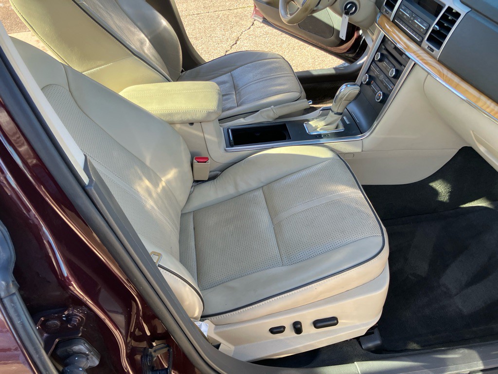 2011 Lincoln MKZ Image 23