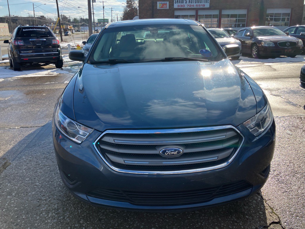 2018 Ford Taurus Image 2