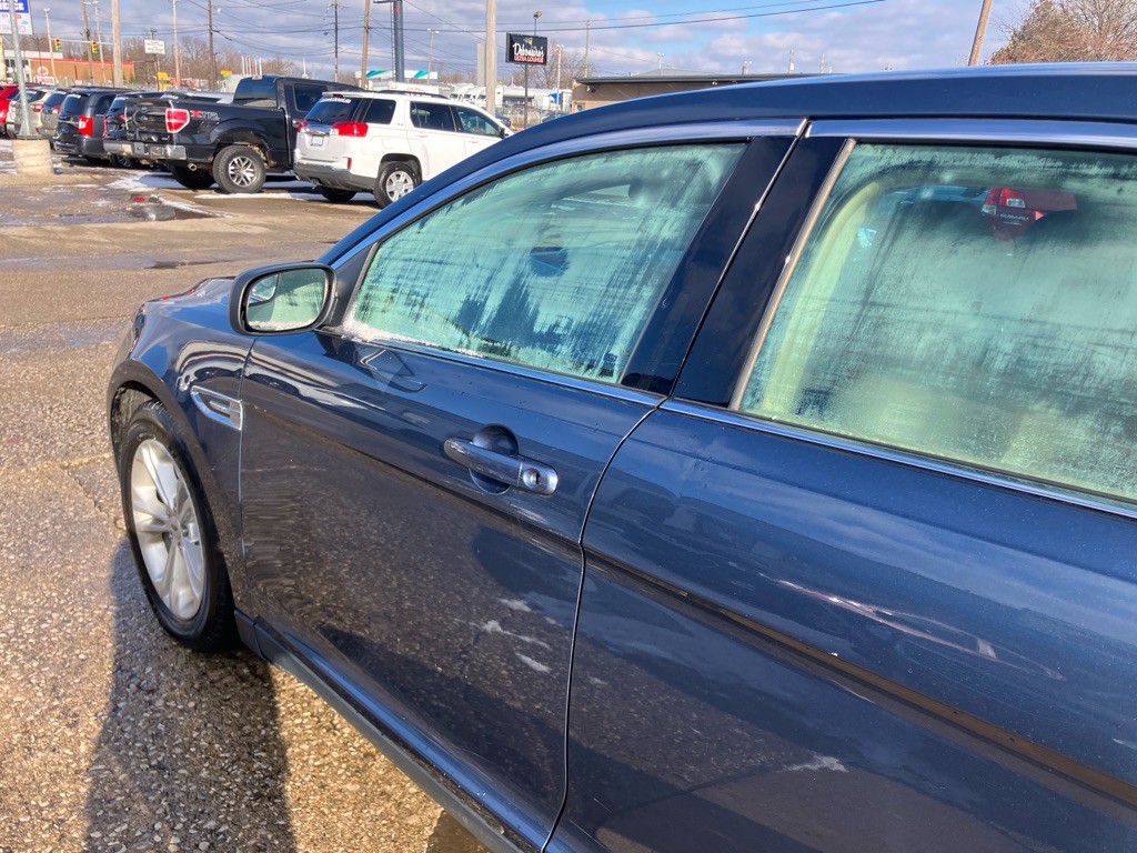 2018 Ford Taurus Image 5