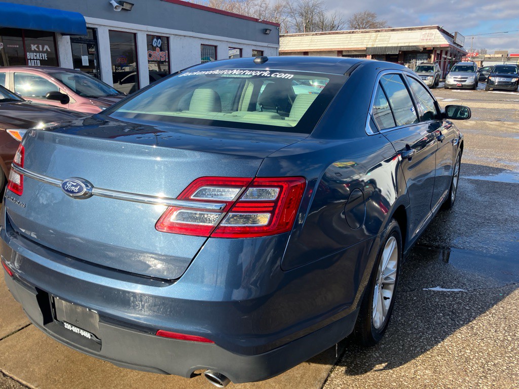 2018 Ford Taurus Image 8