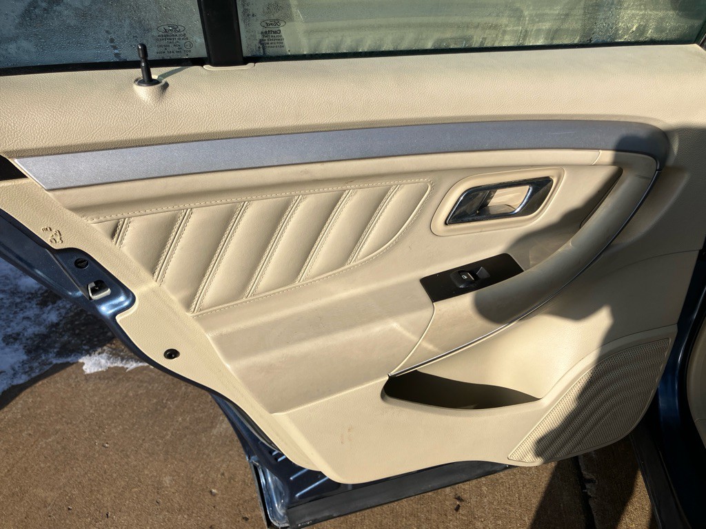 2018 Ford Taurus Image 18