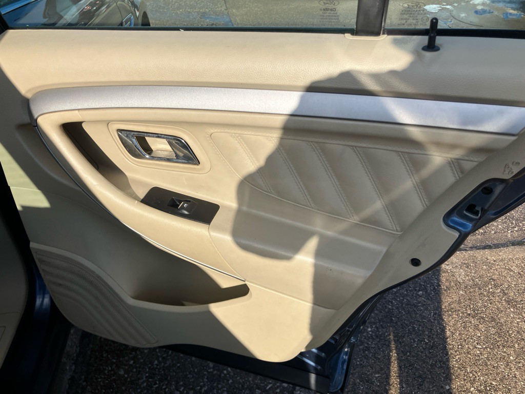 2018 Ford Taurus Image 20