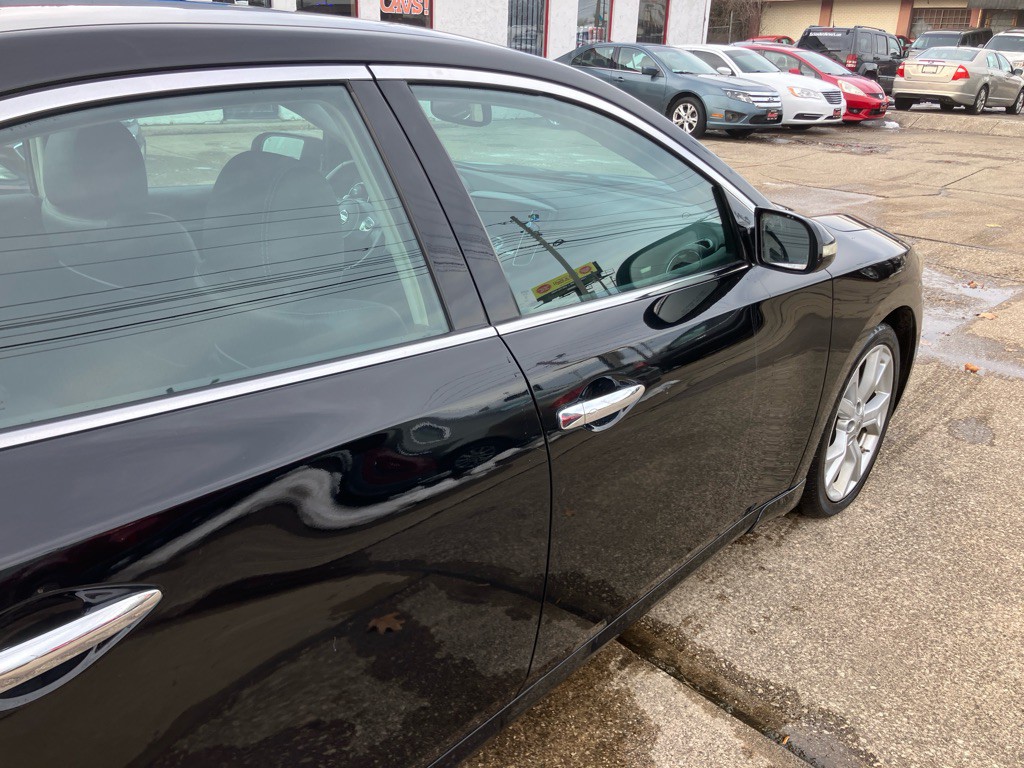 2012 Nissan Maxima Image 9