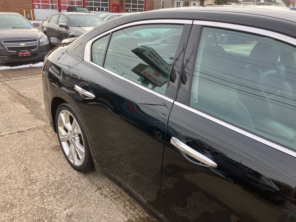 2012 Nissan Maxima Image 10