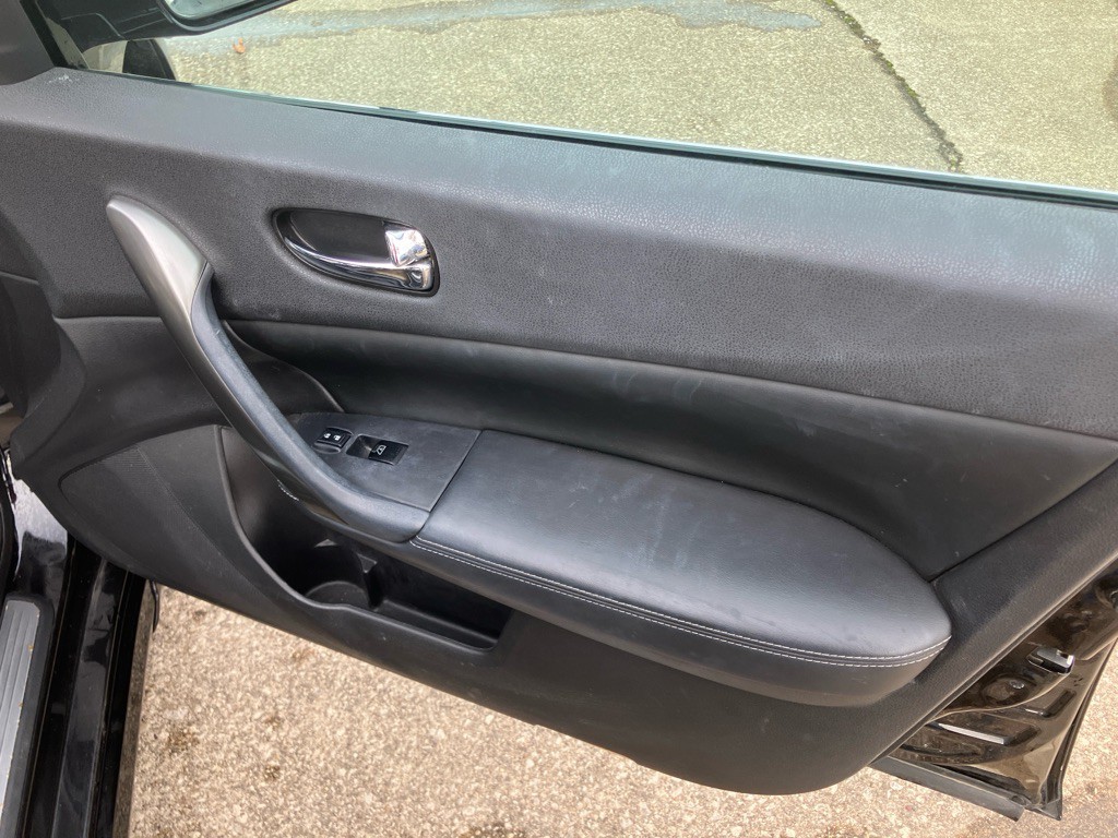 2012 Nissan Maxima Image 23