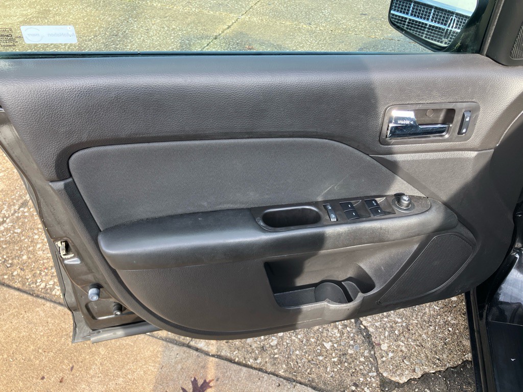 2010 Ford Fusion Image 17