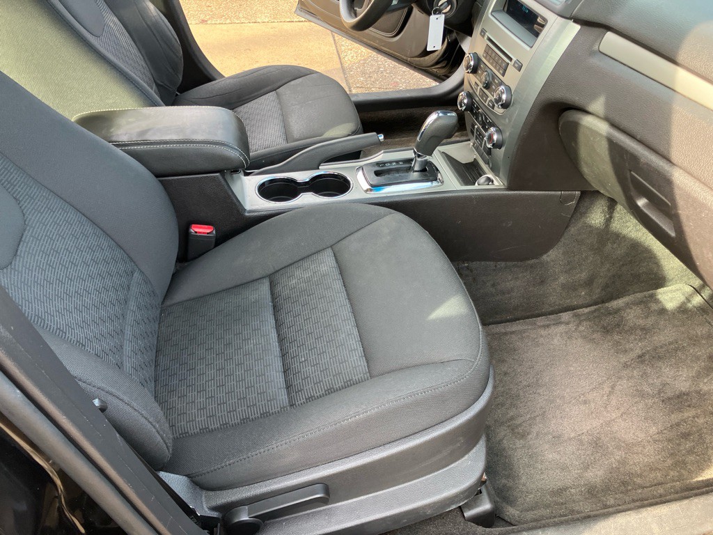 2010 Ford Fusion Image 24