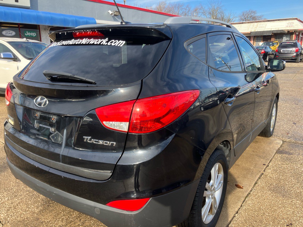 2013 Hyundai Tucson Image 8