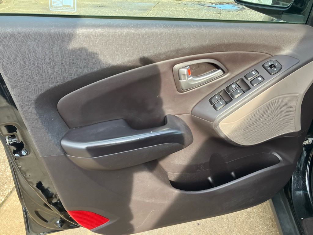 2013 Hyundai Tucson Image 16