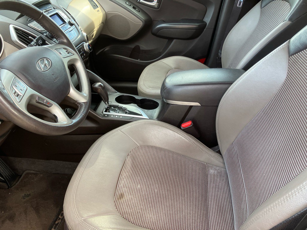 2013 Hyundai Tucson Image 17