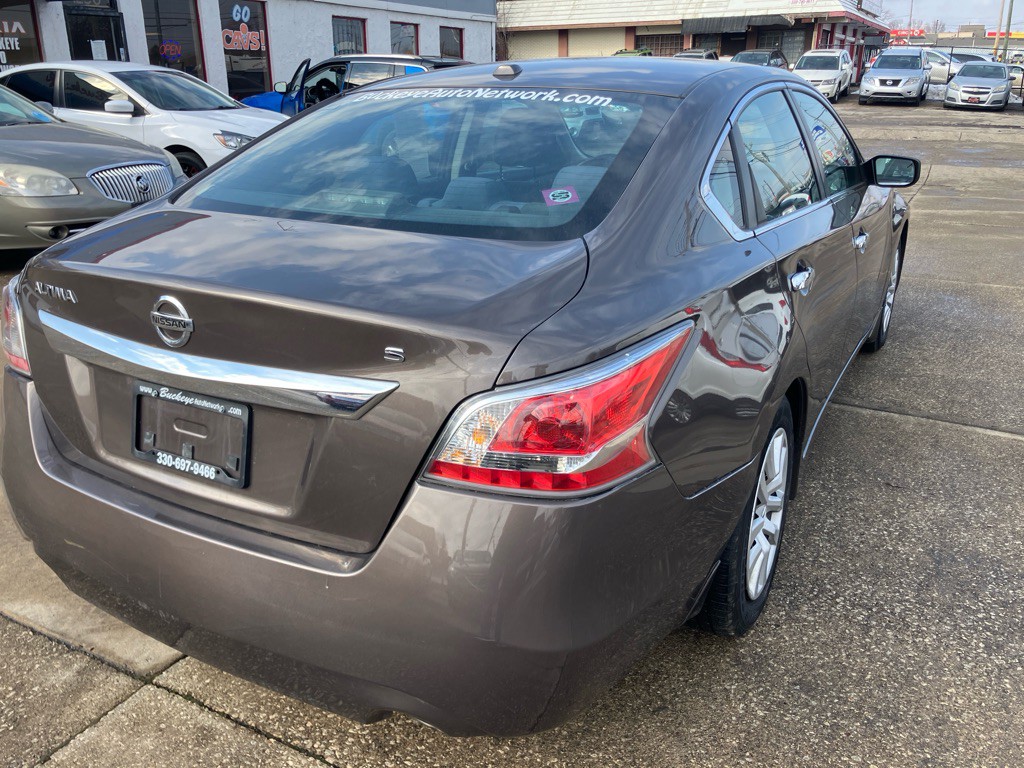 2015 Nissan Altima Image 8