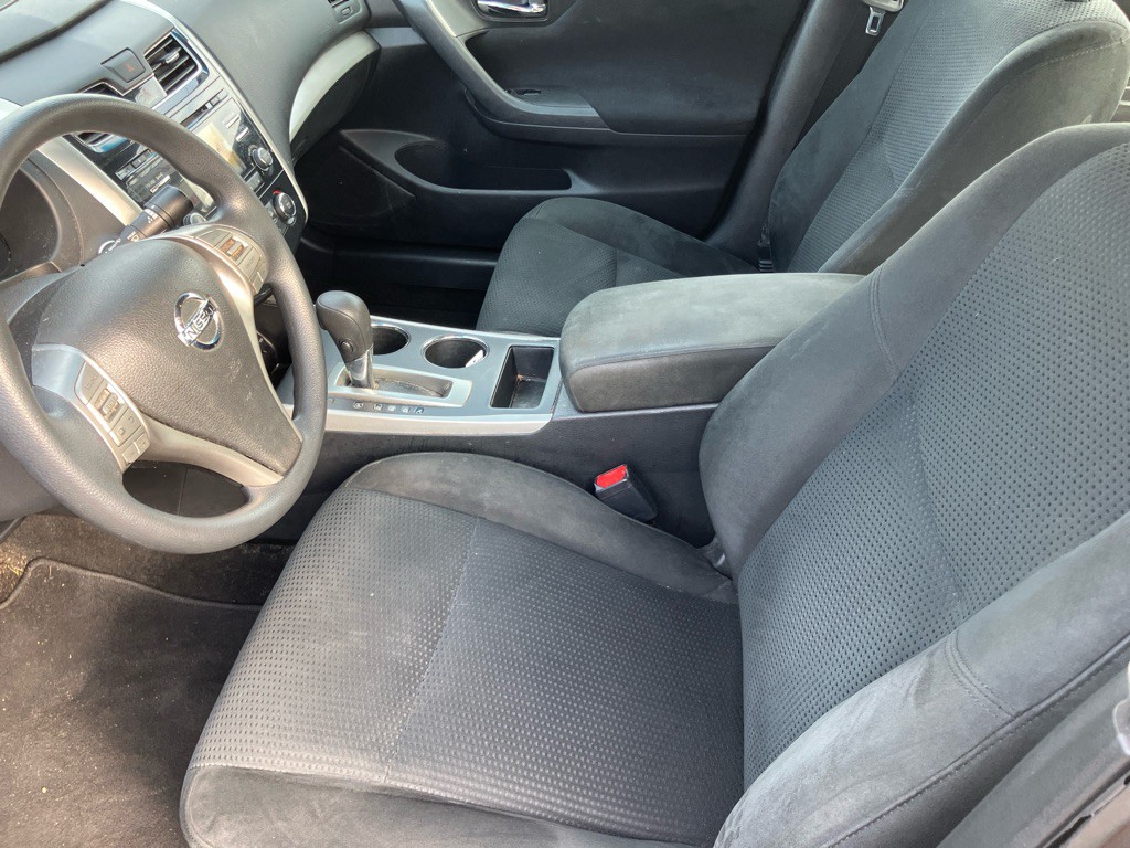2015 Nissan Altima Image 17