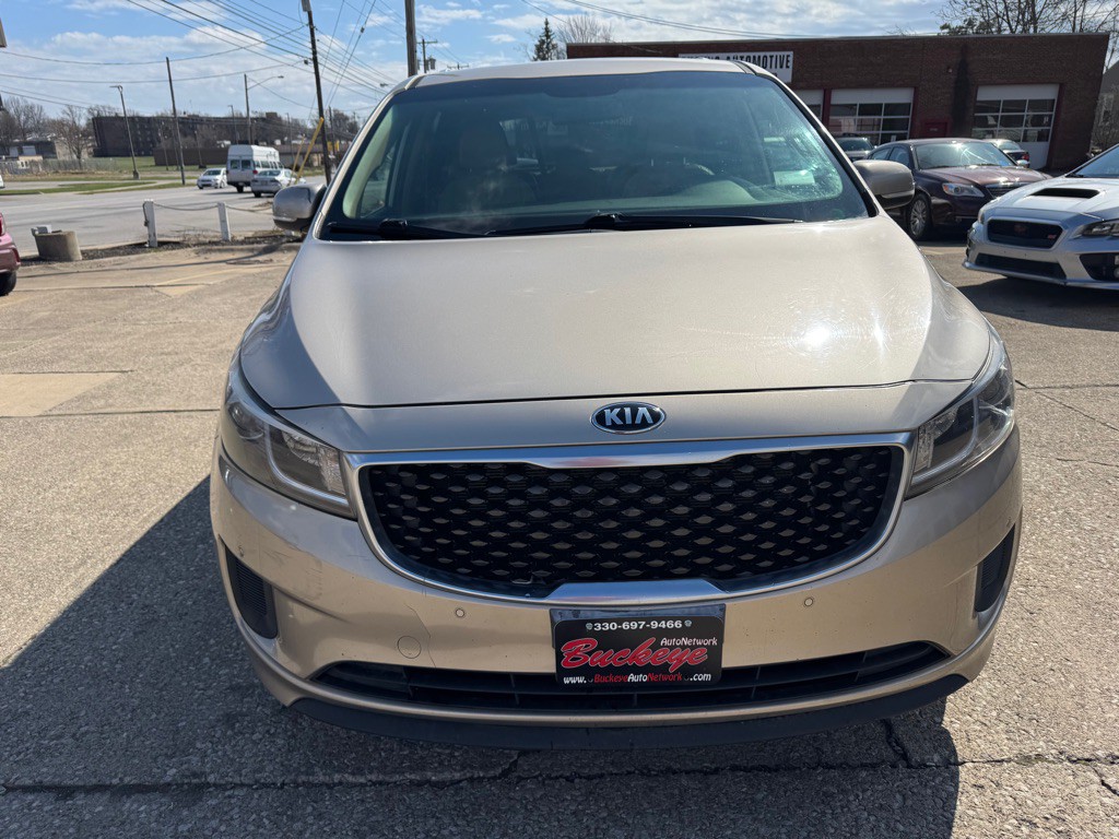 2017 Kia Sedona Image 2
