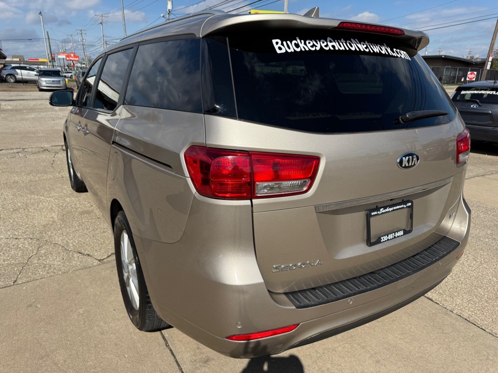 2017 Kia Sedona Image 6