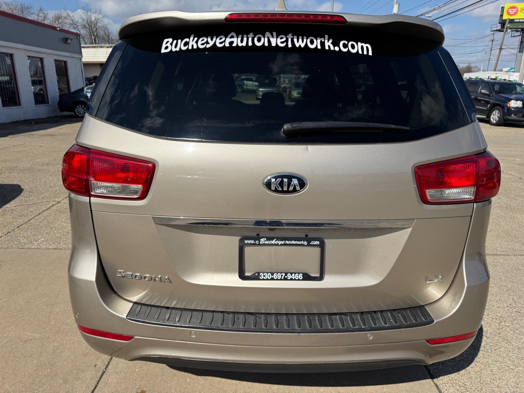 2017 Kia Sedona Image 7