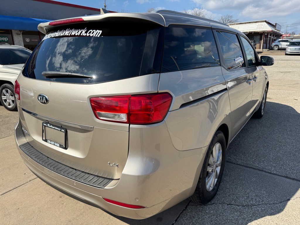 2017 Kia Sedona Image 8