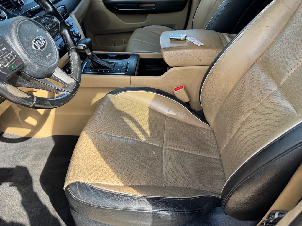 2017 Kia Sedona Image 17