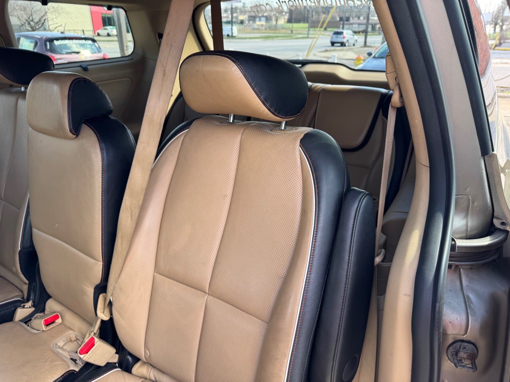 2017 Kia Sedona Image 19