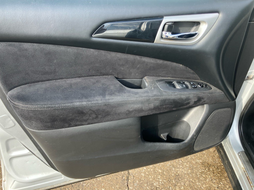 2013 Nissan Pathfinder Image 16