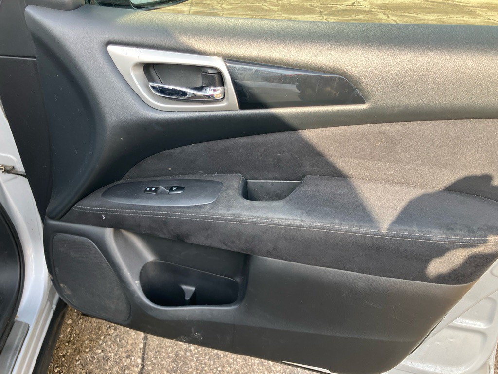 2013 Nissan Pathfinder Image 23