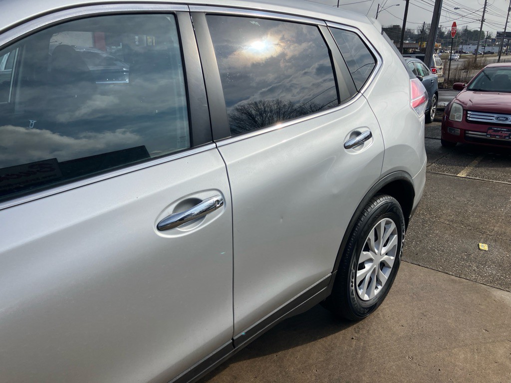 2015 Nissan Rogue Image 4