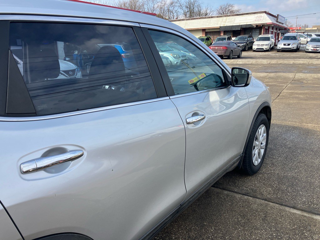 2015 Nissan Rogue Image 9