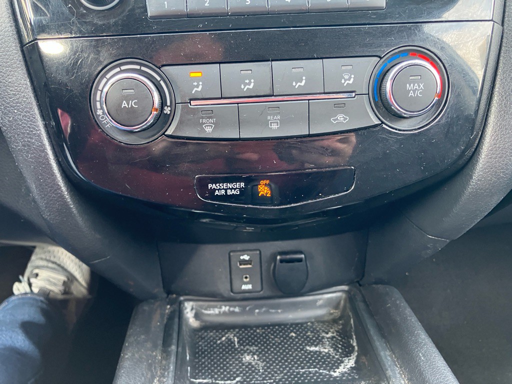 2015 Nissan Rogue Image 15