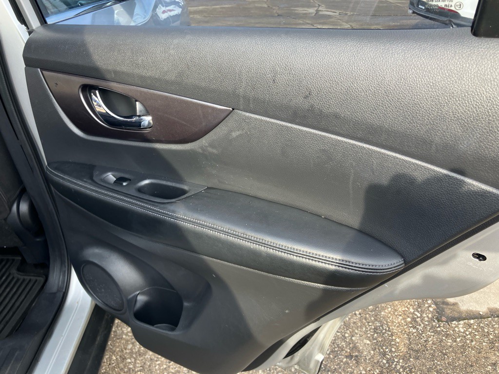 2015 Nissan Rogue Image 20