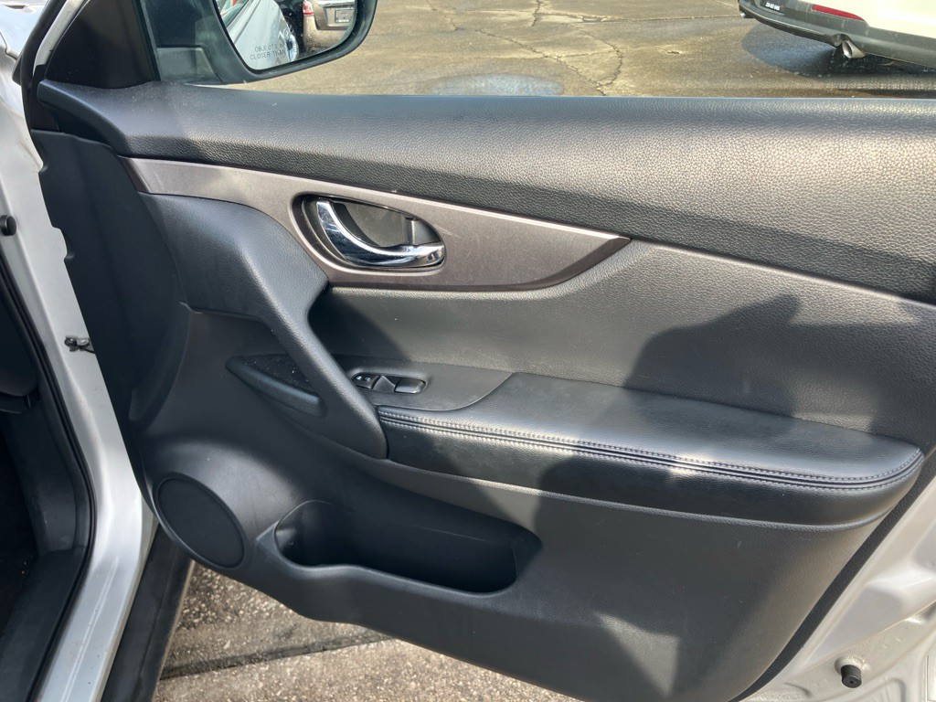 2015 Nissan Rogue Image 22