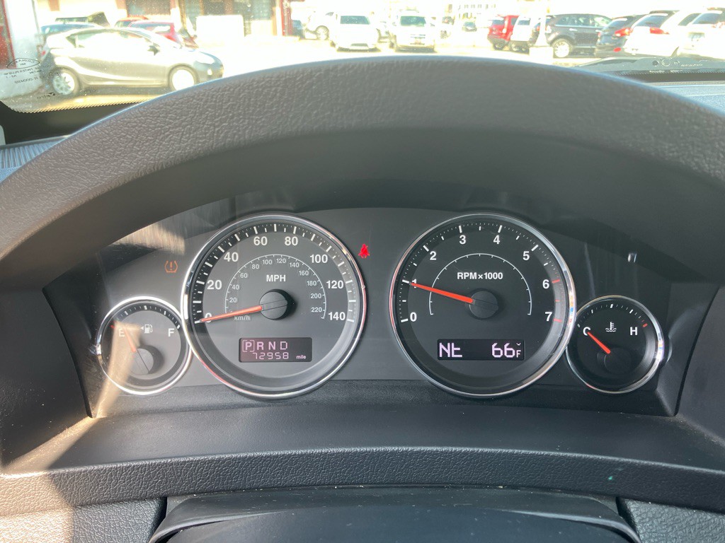 2010 Jeep Grand Cherokee Image 12