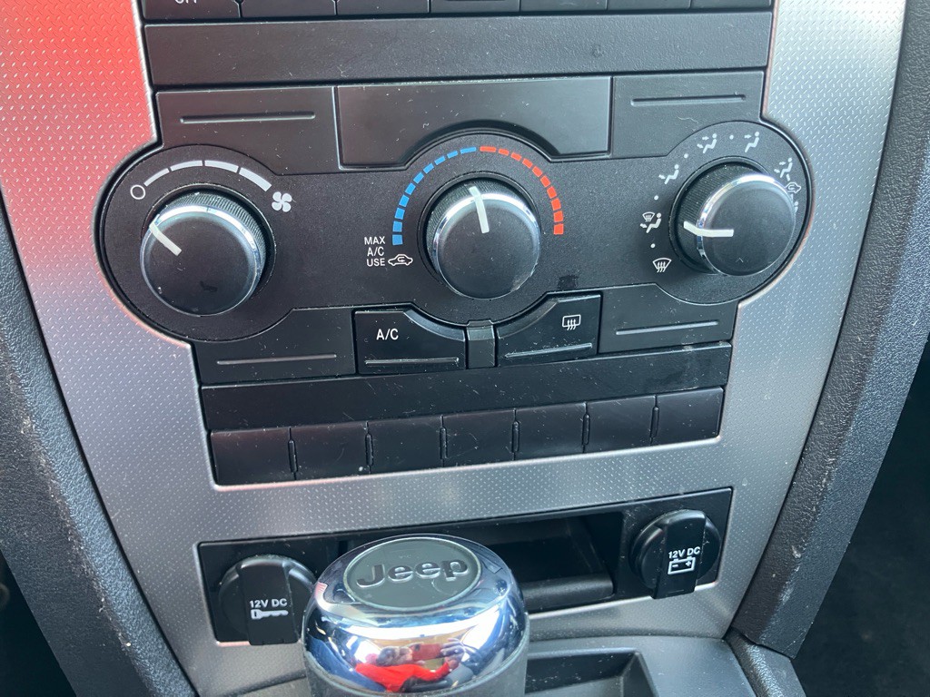 2010 Jeep Grand Cherokee Image 15