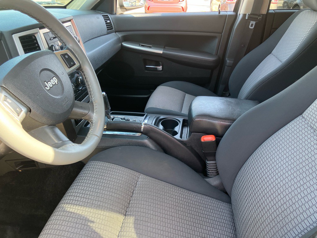 2010 Jeep Grand Cherokee Image 17