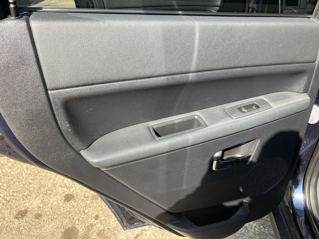 2010 Jeep Grand Cherokee Image 18