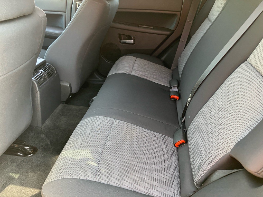 2010 Jeep Grand Cherokee Image 19