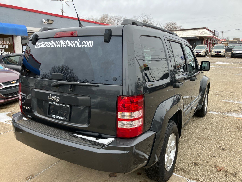 2011 Jeep Liberty Image 8