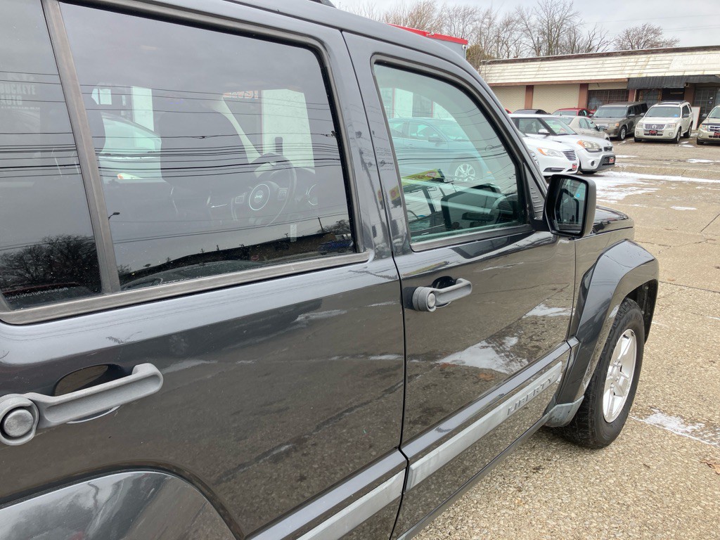 2011 Jeep Liberty Image 9