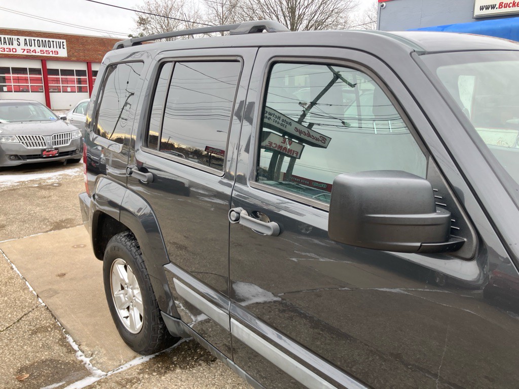 2011 Jeep Liberty Image 10