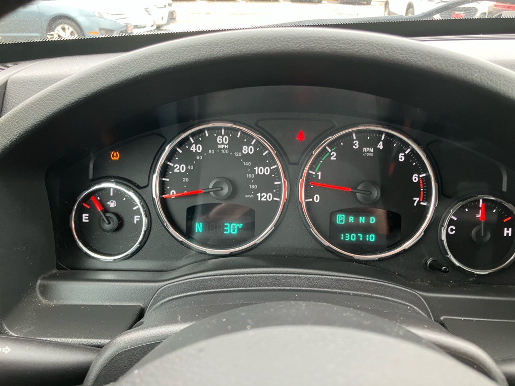 2011 Jeep Liberty Image 13